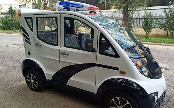 永宁警用巡逻车